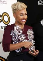 wenn_t_mobo_awards_winners_and_arrivals_051112l.jpg