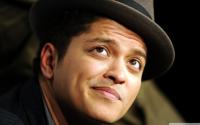 bruno_mars_wallpaper_2560x1600.jpg