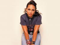 alicia_keys_wallpaper_1024_x_768__female_celebrities.jpg