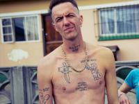 die_antwoord_girl_tattoo_blonde_house_12820_1280x960.jpg