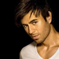 enrique_iglesias_face_eyes_look_hair_1847_1024x1024.jpg