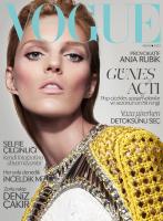 Anja_Rubik_by_Cuneyt_Akeroglu__Vogue_Turkey_April_2013_.jpg