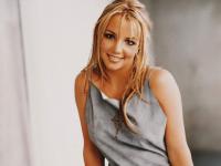 britney_spears_84_wallpaper.jpg