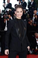 Barbara_Palvin_Cleopatra_Premieres_Cannes_gC3WPEhN1iUx.jpg