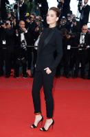 Barbara_Palvin_Cleopatra_Premieres_Cannes_gz8Hy6_wbUKx.jpg