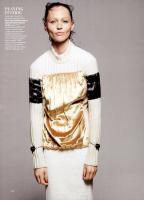 Sasha___Vogue_US_July_2013___David_Sims__3_.jpg