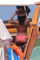 Naomi_Campbell_on_a_boat_ride_in_Kenya_1.1.2014_01.jpg