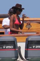 Naomi_Campbell_on_a_boat_ride_in_Kenya_1.1.2014_02.jpg