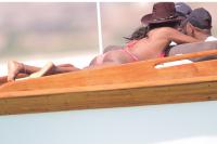 Naomi_Campbell_on_a_boat_ride_in_Kenya_1.1.2014_14.jpg