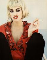 Christy_Turlington_1990_03_Vogue_It_Ph_Ellen_Von__2_.jpg