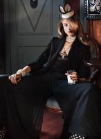 anna_selezneva_by_lachlan_bailey_for_vogue_paris_december_2013_6.jpg