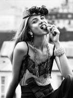 anna_selezneva_by_lachlan_bailey_for_vogue_paris_december_2013_8.jpg