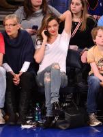 miranda_kerr_basketball_game_hair_elbow_main.jpg