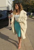 kim_kardashian_shopping_at_barneys_new_york_in_beverly_hills_5.jpg