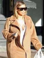 kim_kardashian_out_and_about_in_los_angeles_4.jpg