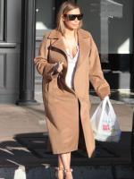 kim_kardashian_out_and_about_in_los_angeles_5.jpg