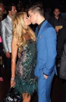 paris_hilton_at_roberto_cavallis_boat_party_in_cannes_on_may_22_2013_132169.jpg