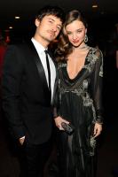 elle_02_orlando_bloom_miranda_kerr_split_xln_xln.jpg