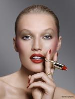 1385983347_toni_garrn_by_paola_kudacki_for_allure_russia_11.jpg