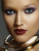 toni_garrn_by_paola_kudacki_for_allure_russia_november_2013.jpg
