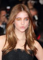 Model_Barbara_Palvin_wore_bright_orange_eye_shadow_from_lash_line_brows_All_Lost_film_debut.jpg