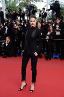 palvin_barbara_a_cannes_i_voros_szonyegen.jpg