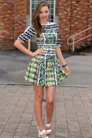 Miranda_Kerr_wore_a_printed_Peter_Pilotto_dress_in_Sydney_after_being_named_Kids_Helpline_Ambassador_for_the_Australian_charity_12_2.jpg