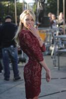 Maria_Menounos_and_Candice_Swanepoel_on_set_of_EXTRA__10.jpg