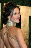 gala_de_vanity_fair_en_la_noche_de_los_oscares_2013__46652962_792x1200.jpg