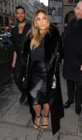Kim_Kardashian_Photos__Shopping_Candids_in_Paris__06.jpg