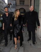 Kim_Kardashian_Photos__Shopping_Candids_in_Paris__07.jpg