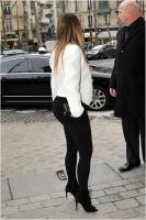 Kim_Kardashian_visits_the_Alaia1_INF.jpg
