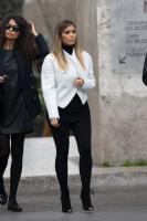 kim_kardashian_leaves_the_museum_of_modern_art_in_paris_2.jpg