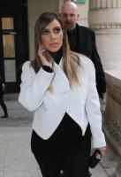 kim_kardashian_leaves_the_museum_of_modern_art_in_paris_17.jpg