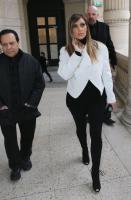 kim_kardashian_leaves_the_museum_of_modern_art_in_paris_19.jpg