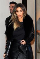 kim_kardashian_out_shopping_in_paris_2.jpg