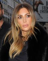 kim_kardashian_out_shopping_in_paris_20.jpg