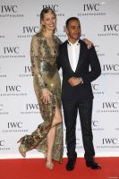 1363959_karolina_kurkova_lewis_hamilton_gala_950x0_2.jpg
