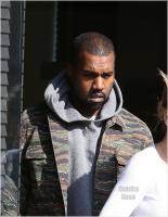 Kanye_and_Kim_runs_errands2_INF.jpg