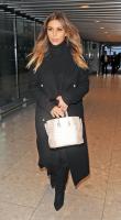 kim_kardashian_having_lunch_at_the_george_bar_in_london_3__1_.jpg