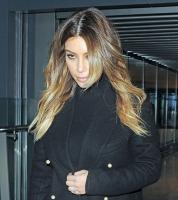 kim_kardashian_having_lunch_at_the_george_bar_in_london_4.jpg