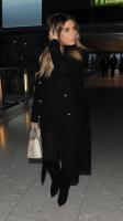 kim_kardashian_having_lunch_at_the_george_bar_in_london_14__1_.jpg