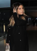 kim_kardashian_having_lunch_at_the_george_bar_in_london_15.jpg