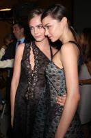 miranda_kerr_at_runway_of_stella_mccartney_fashion_show__11.jpg