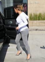kim_kardashian_out_shopping_in_west_hollywood_4.jpg