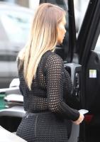 kim_kardashian_arrives_at_a_meeting_in_beverly_hills_6.jpg