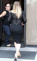 kim_kardashian_arrives_at_a_meeting_in_beverly_hills_21.jpg