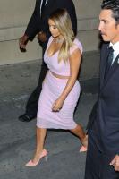 kim_kardashian_arrives_at_jimmy_kimmel_live_show_9.jpg