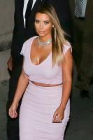 kim_kardashian_arrives_at_jimmy_kimmel_live_show_13.jpg