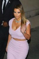 kim_kardashian_arrives_at_jimmy_kimmel_live_show_16.jpg